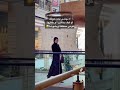كيف تمشي بثقة كمحجبة في المول 