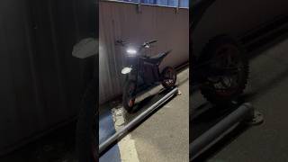 do i keep the fender on or off?🤔#tuttio #surron #ebike #emoto #electricbike #surronster #bike #usa