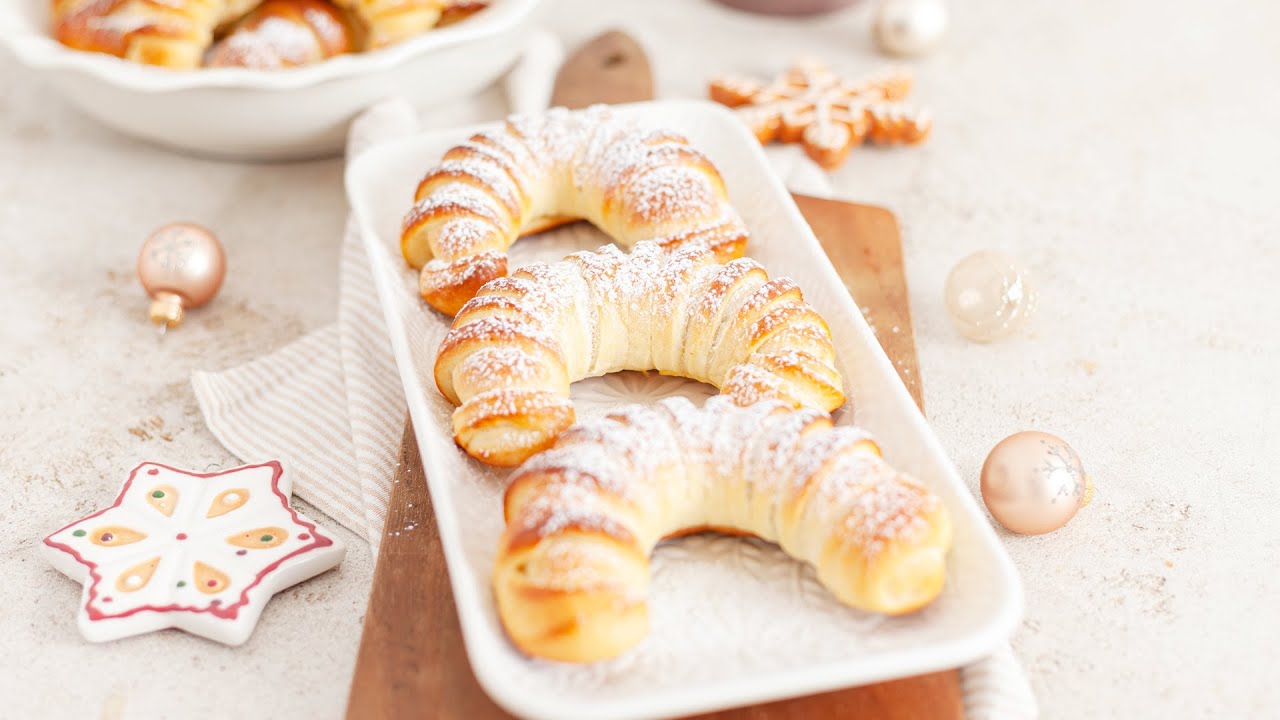 Kvašeni masleni rezani rogljički s čokoladnim namazom