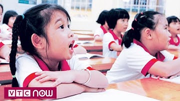 Lớp sỉ số 70 học hành thế nào? | VTC1