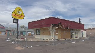 RV loses control, careens into Lakewood Winchell's
