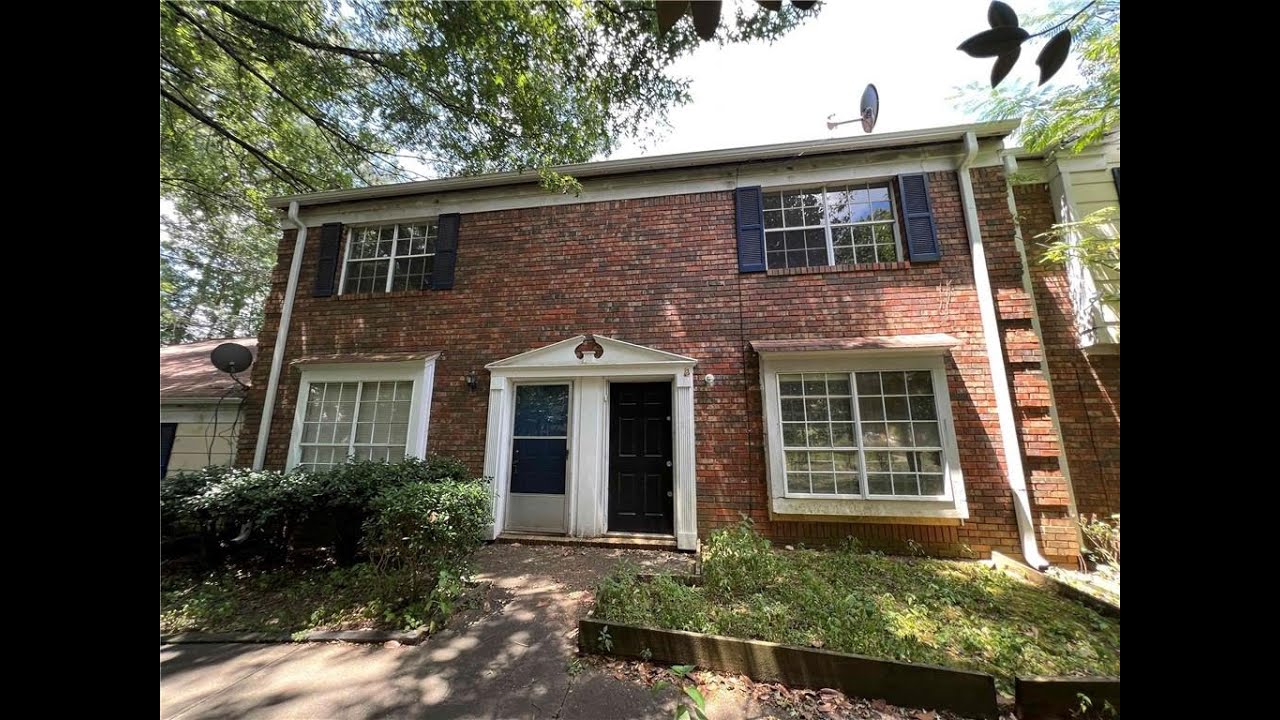 NEW LISTING: 2572 Stratford Lane Morrow GA 30260