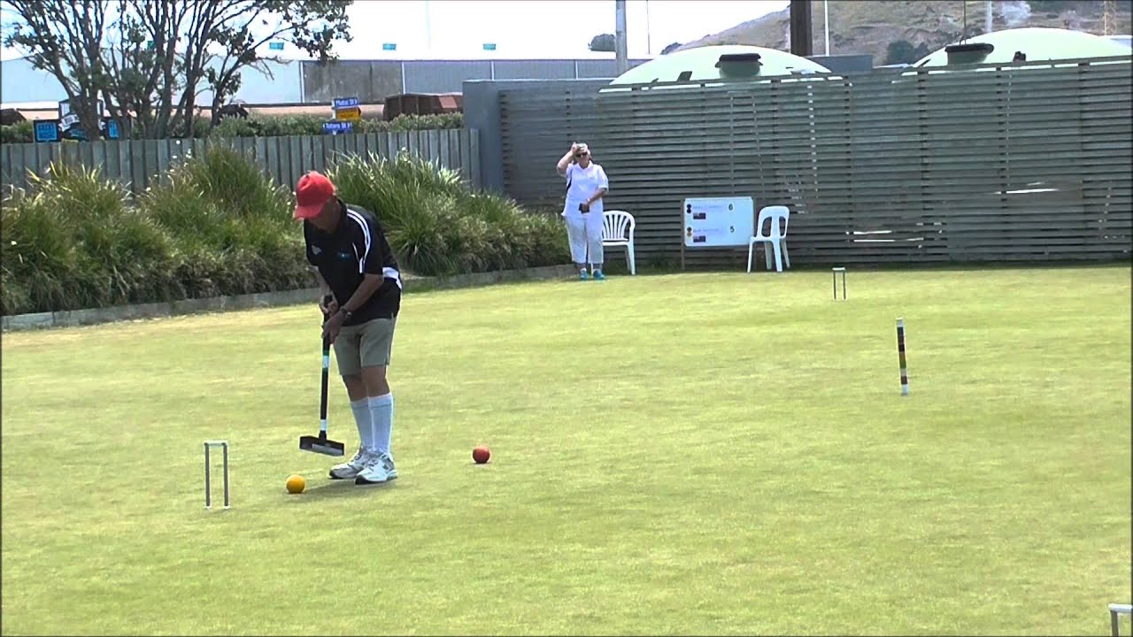 Crash v Bob Golf Croquet YouTube