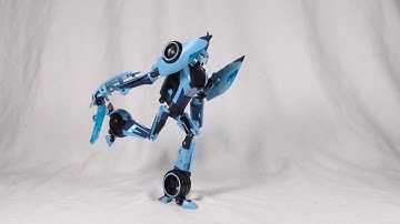 Review of Transformers Animated Deluxe Class Blurr 2008 (vintage)