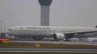 *****RARE***** FOGGY VISIT Saudia SV123 HZ-AK25 Boeing 777-368ER touches down Manchester 23/12/17