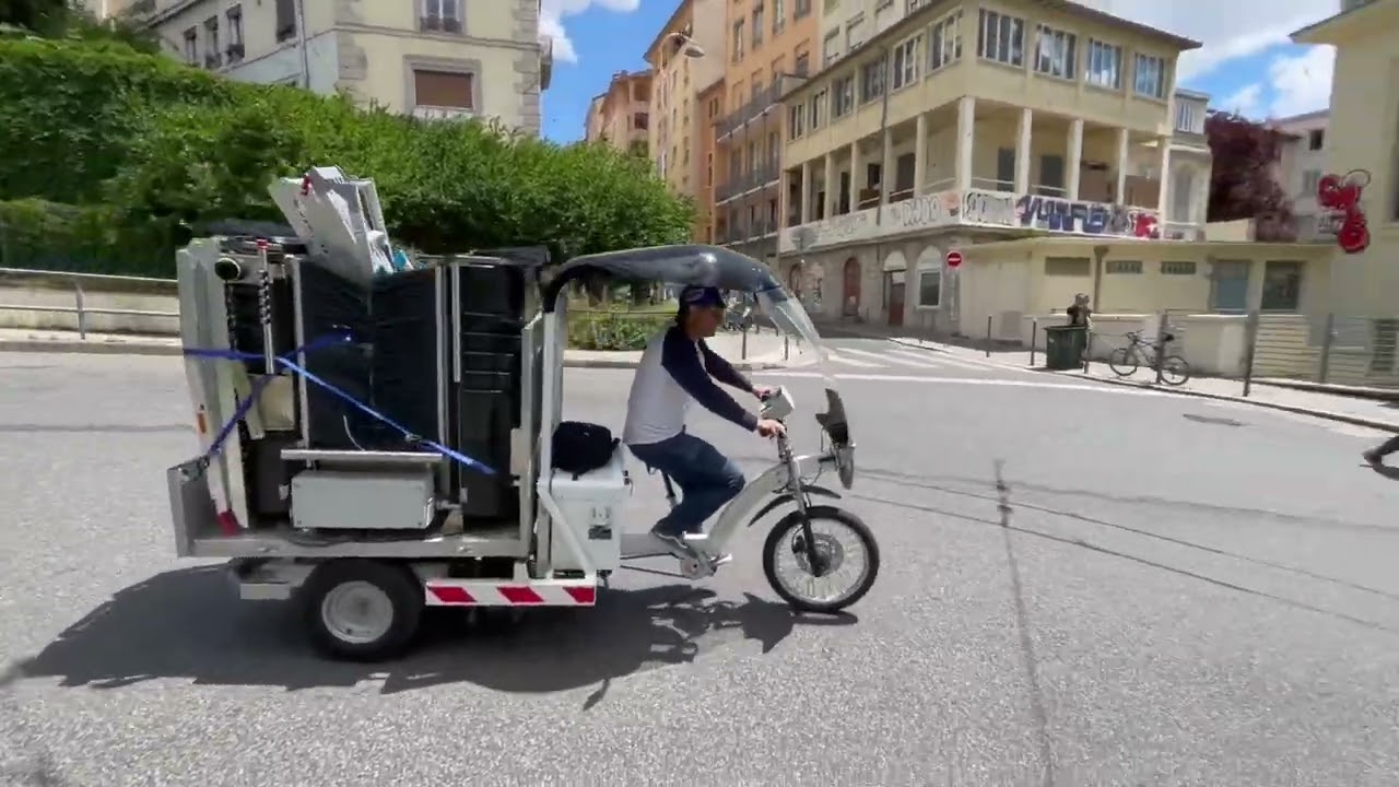 Downhill on the e-trike