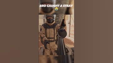 he caught a stray 😭 #pavlovvr #pavlovshack #pavlov #ttt #vr #gaming #quest2 #funny