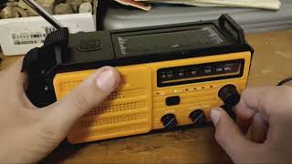 Reviewing the $25 multipurpose hand crank emergency radio 📻