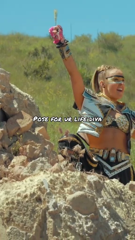✰new year, new music video✰ CHOOSE UR FIGHTER (Official Video) out now.  →  This music video was BY