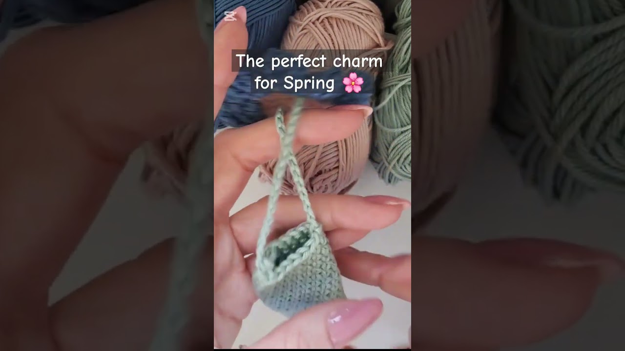 how to crochet a lip balm holder?Perfect charm for Spring 