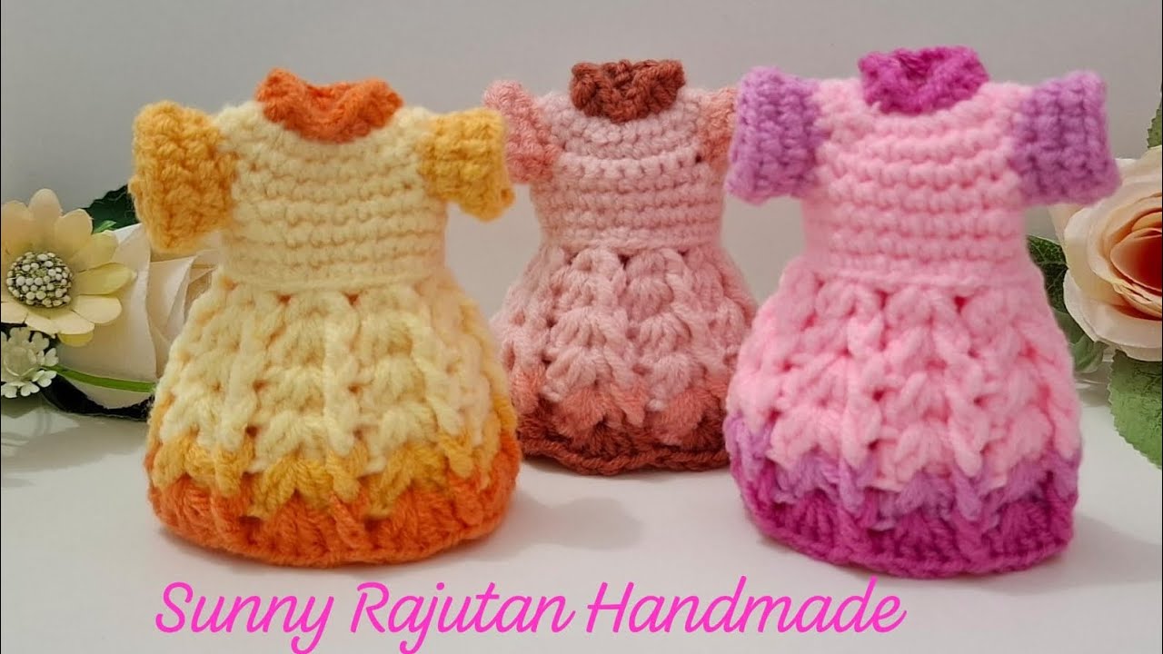 How to crochet dress keychain. Easy for beginner.(gantungan kunci bentuk dress. Mudah untuk pemula)