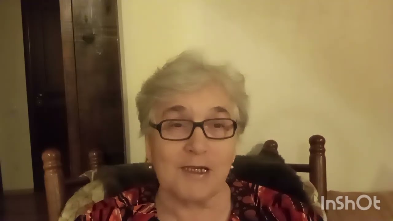 Она его за руки полюбила, а он за состраданье к ним. 