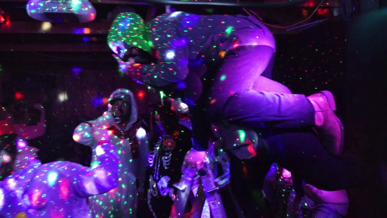 Onesie Mannequin Challenge