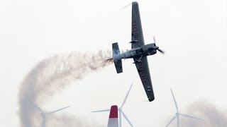 The fastest motor sport on the planet is BACK! - Red Bull Air Race 2014 Resimi