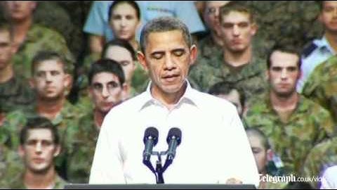 US President Barack Obama meets US and Australian troops in Darwin