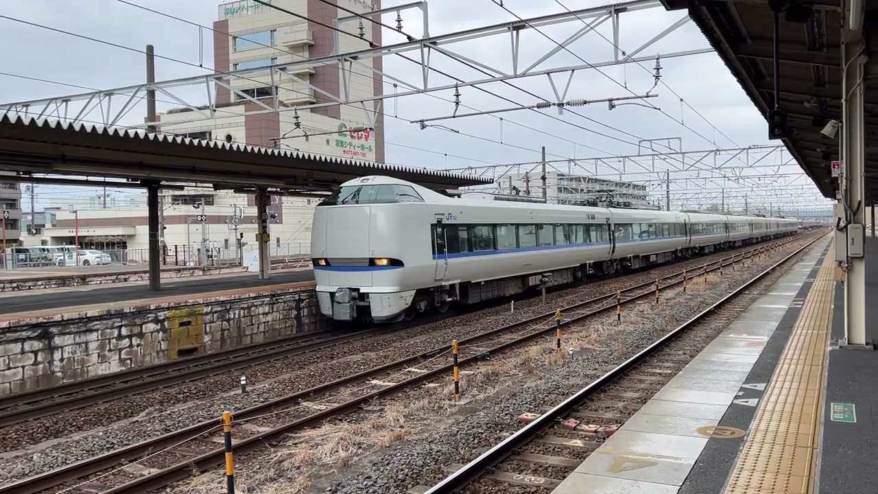 【湖西線からの迂回特急が草津駅を通過！！先行遅延で加速しながら通過！！】683系B31編成　草津駅通過