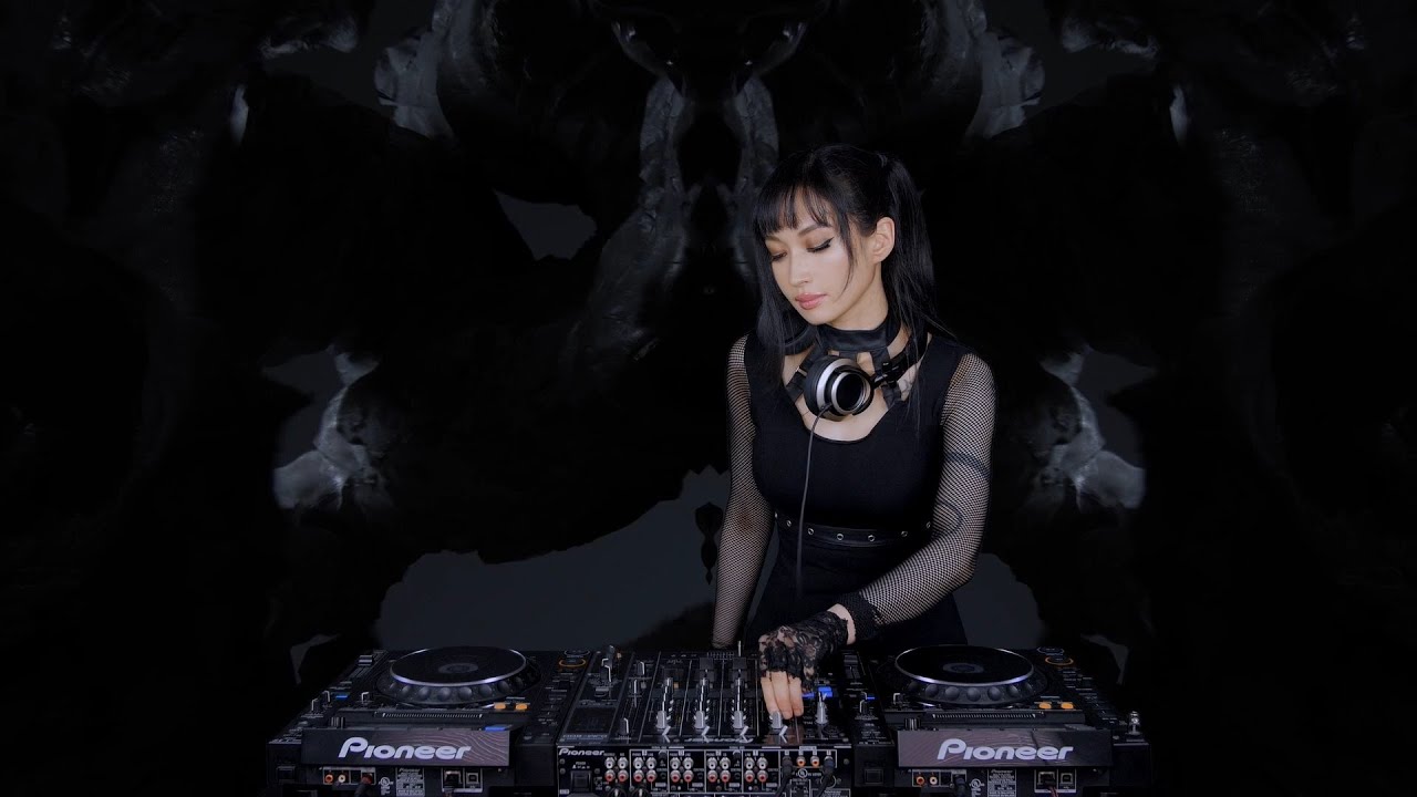 Marie Vaunt Techno Livestream - April 20, 2021 Marie Vaunt Techno Livestream - April 20, 2021