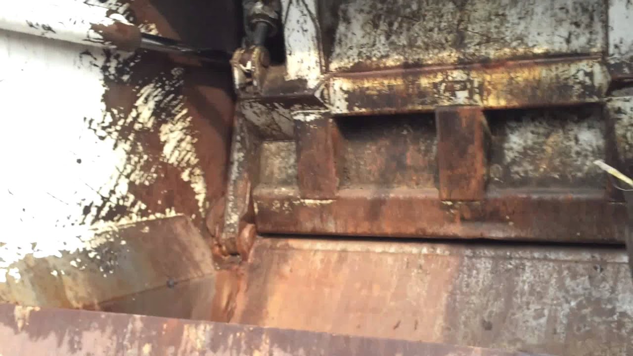 Man 2006 Geesink compactor and lift