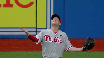 PHI@TOR: Valencia gets single after Asche loses ball