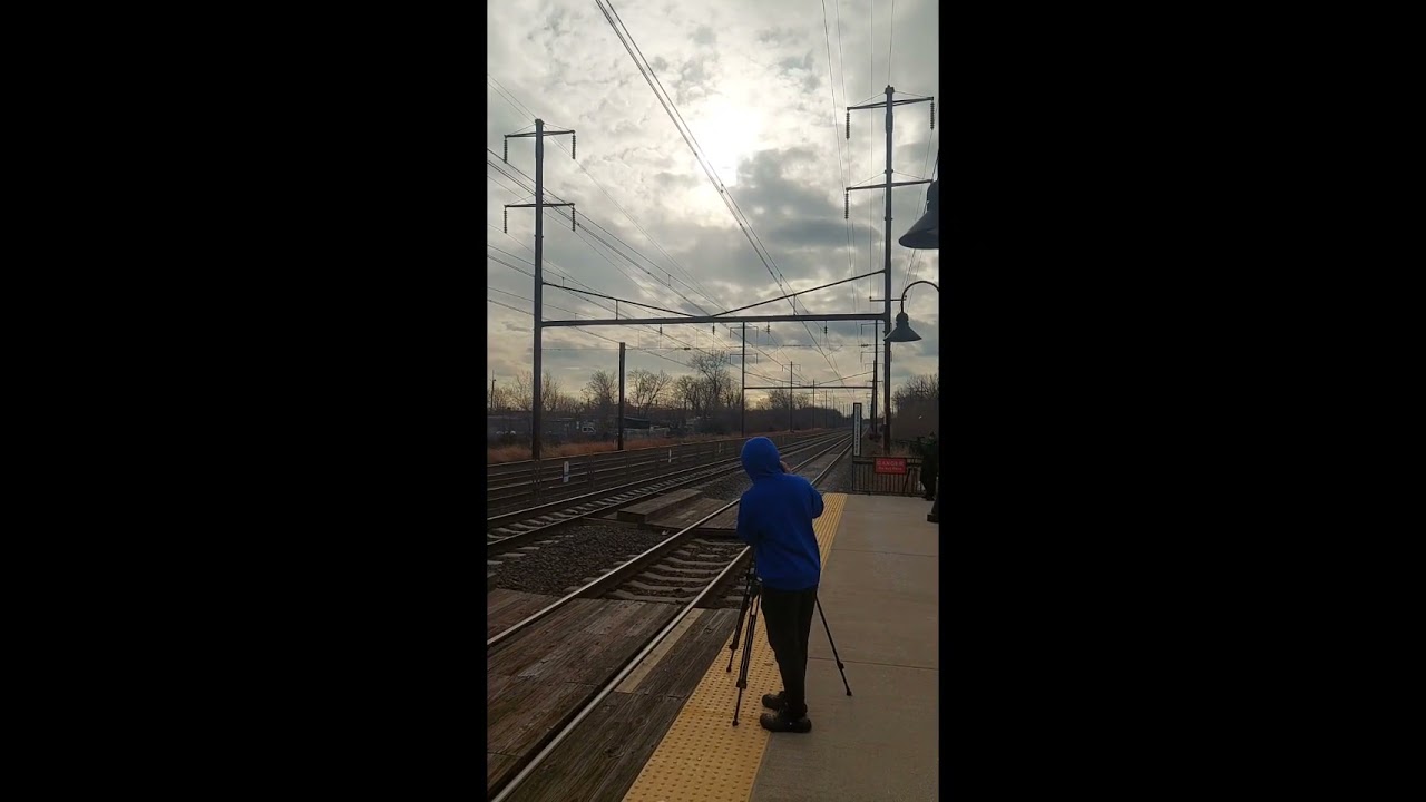 New Years Eve Railfanning at Levittown Station 12/31/25