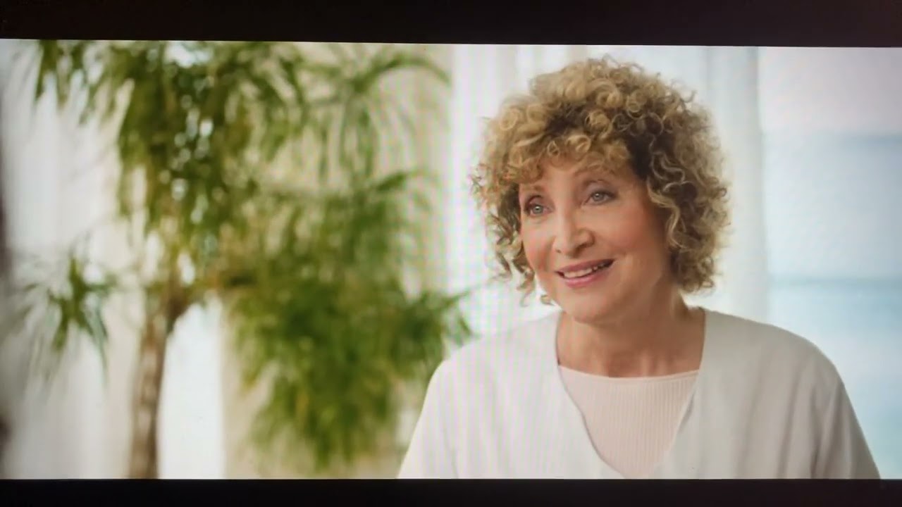 Sophie Marceau recadre une chargée d’accueil très méchante dans un spa