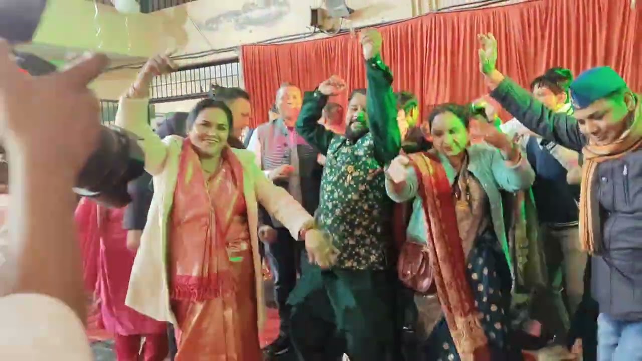 Aaj gye jeth ji jethani ji ke anniversary mein  || 🥰🥰🥰🎁🎁🎁🎁💐💐 || Piyush Chandra vlog ||