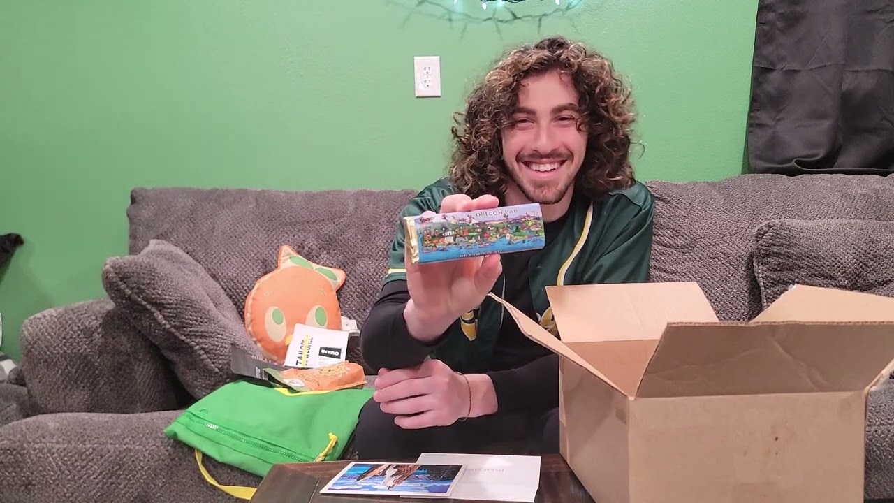 University of Oregon Grad School Swag Box Unboxing!!!