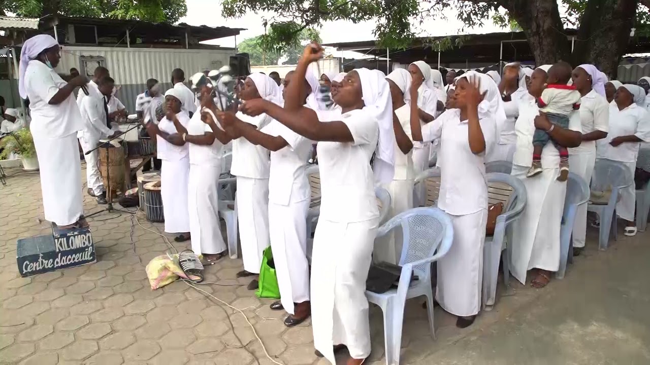 Culte de fermeture de la retraite de paques a la paroisse centre d'accueil