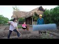 Huyen starts a gardening campaign - De works hard to earn money to buy nets for the chicken coop.
