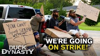 Willie Loses His Entire Staff & Miss Kay’s Crazy Yard Sale | Duck Dynasty