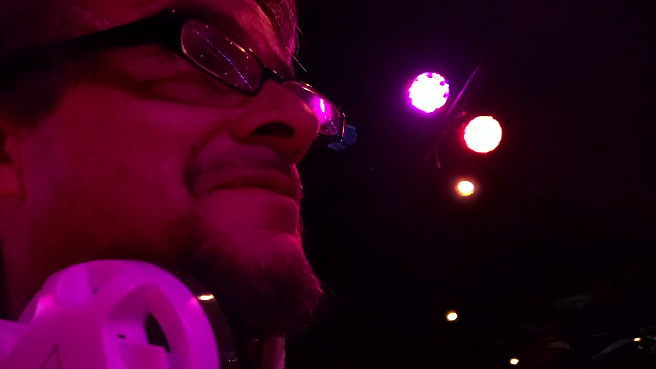 "La media vuelta" by Luis Miguel interpreted by Jairo [karaoke at