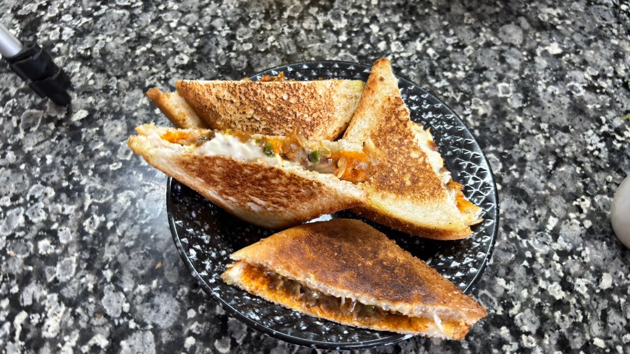 Cheese stuffed mushroom sandwich | easy bread recipe 