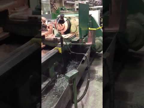 видео работы токарного