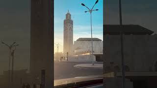 مسجد الحسن الثاني بالدار البيضاء وقت غروب الشمس