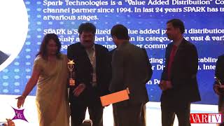 Spark Technologies Receiving The Award For The Best Solution Partner At Var Symposium