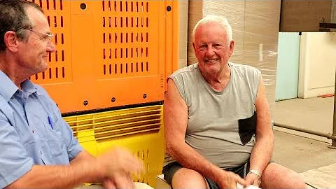 Phillip Williamson. The Great Australian Squeeze (...