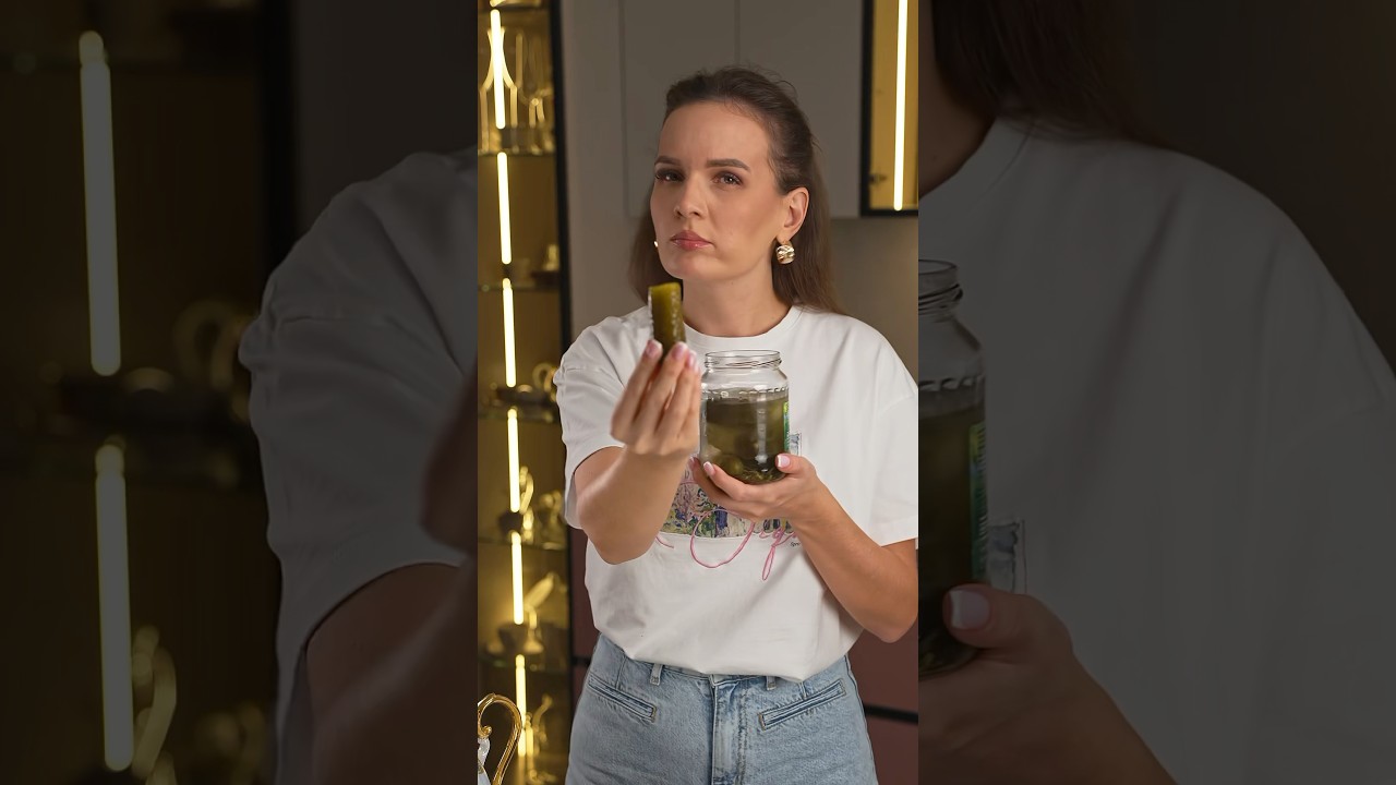 Если любите шпроты, то такую закуску готовить обязательно)