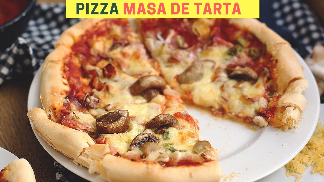 Pizza con masa de tarta y bordes rellenos