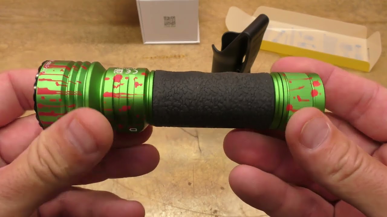 TEST VIDEO - Olight Seeker 4 PRO - Zombie Green - Quick Look