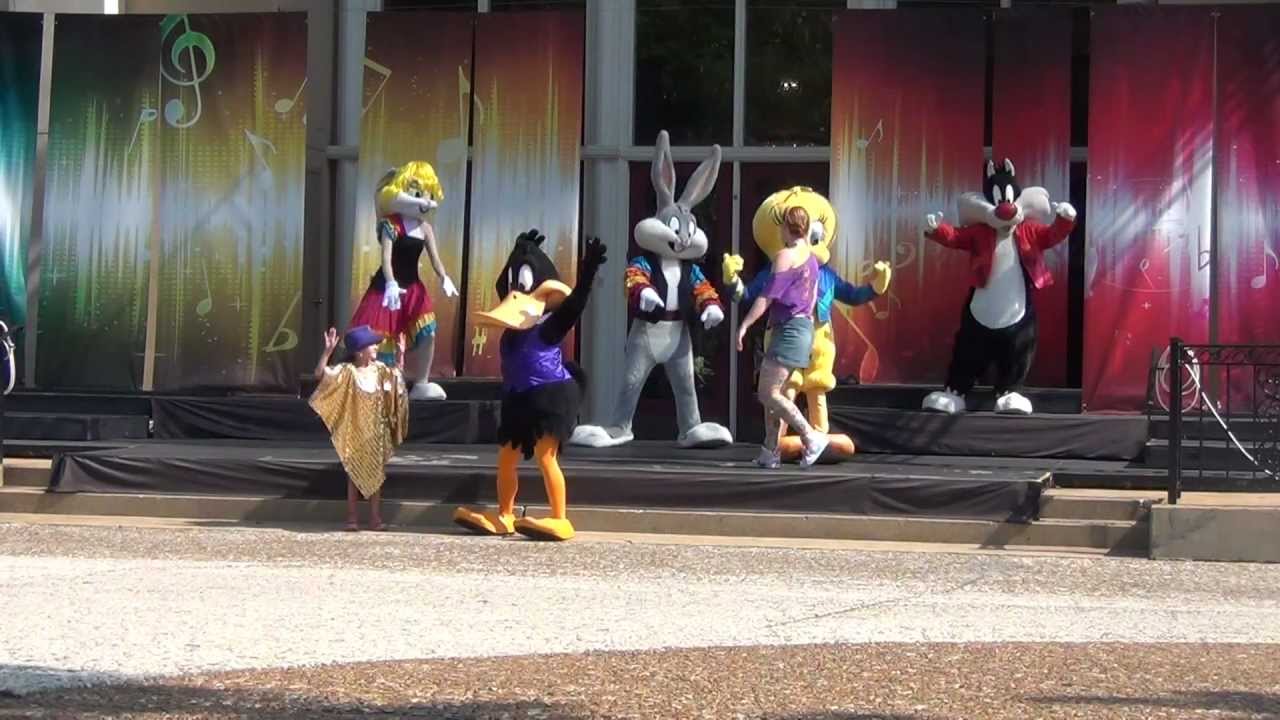 Ava in the Looney Tunes show at Six Flags. cdh medical abbreviation