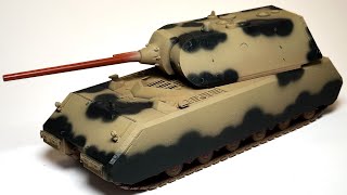 1/36 scale Pz VIII MAUS, freehand spraying “Mickey Mouse” camouflage