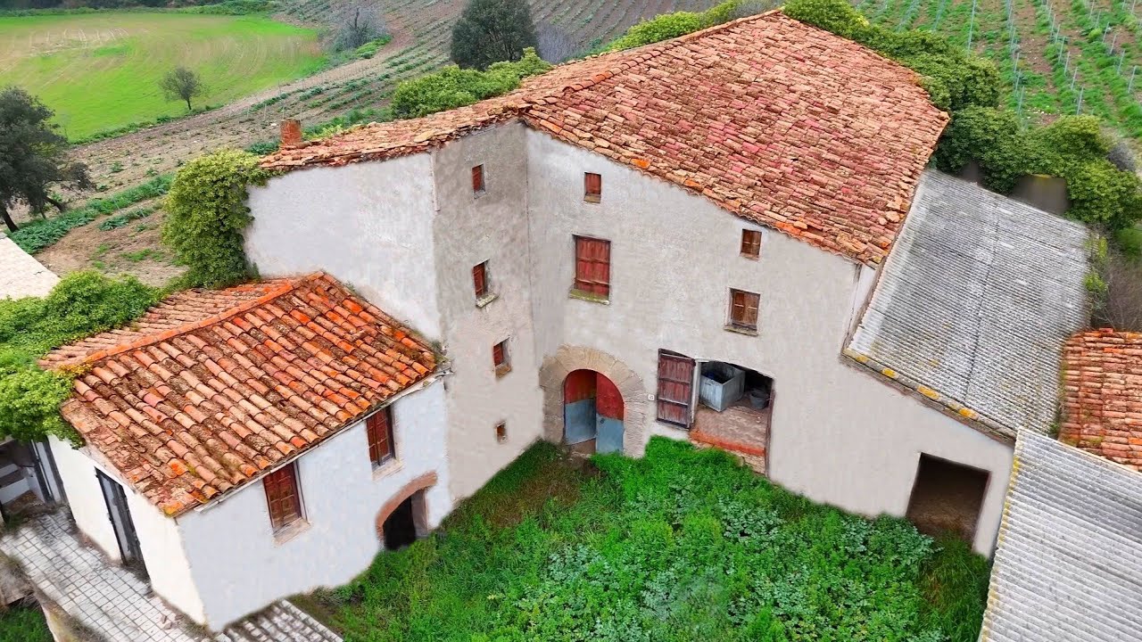La FAMILIA SE MARCHÓ DEJANDO MUCHAS COSAS de VALOR y SU CASA ABANDONADA - Sitios Abandonados y URBEX