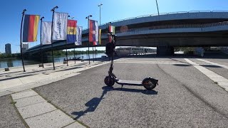 Ninebot by Segway Kickscooter F40E, Fahrt entlang Donau in Wien