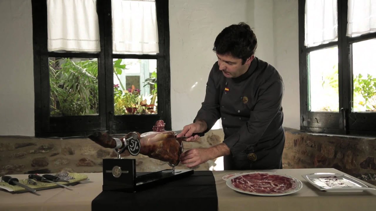 Cómo cortar un Jamón Ibérico Cinco Jotas