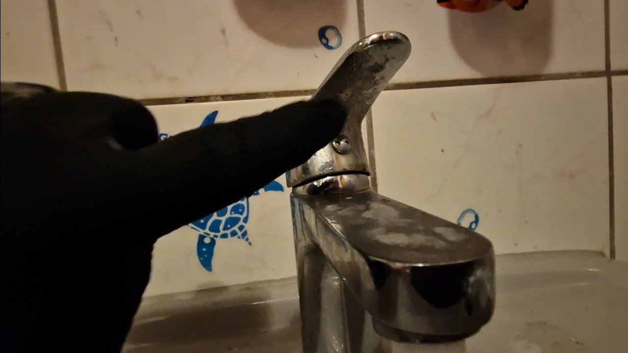 Versteckte Verschmutzungen am Waschbecken