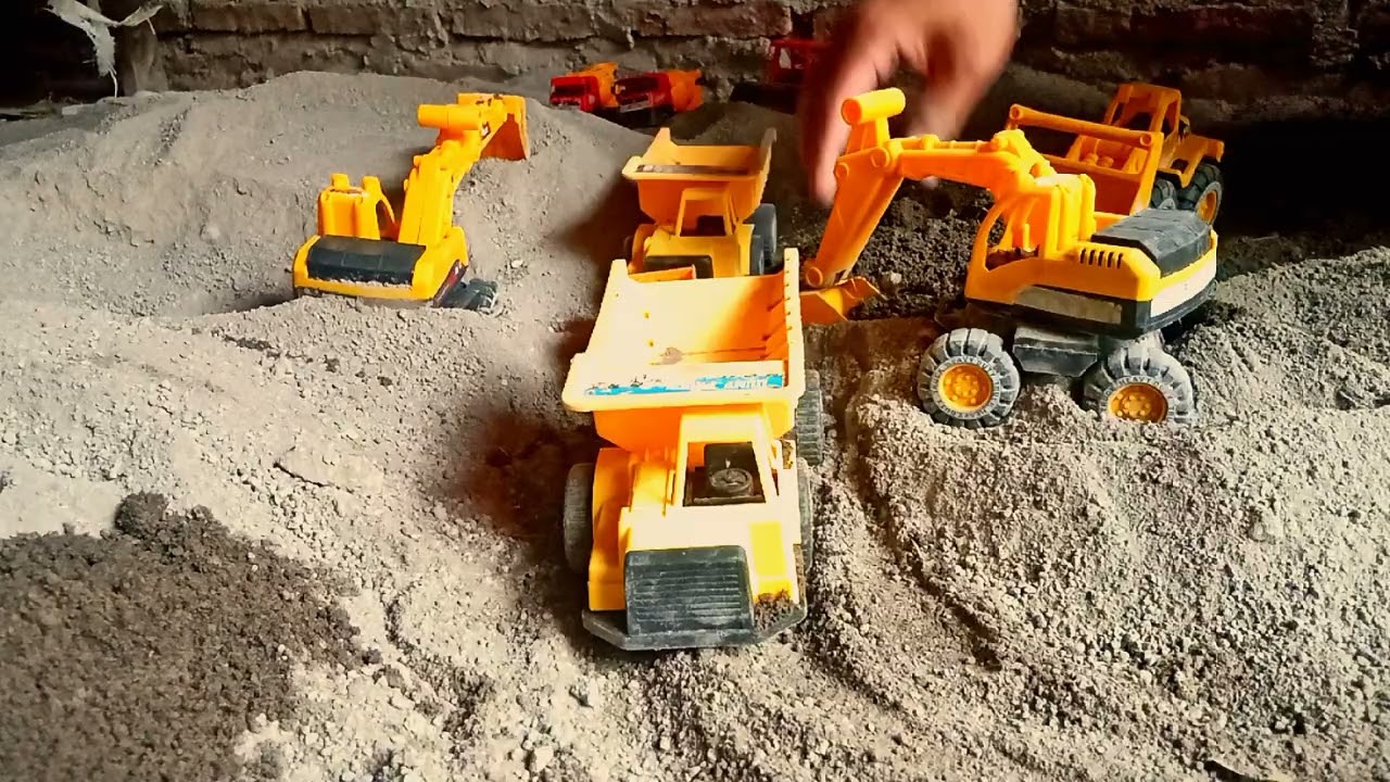 ASMR: Epic Excavator Action Loading Volcanic Sand from Mount Merapi – Heavy Equipment at Work!