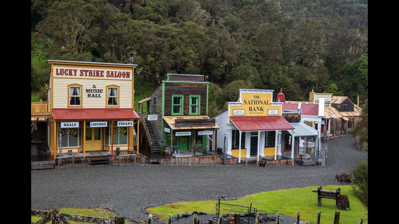 Urban Exploration | Don't Fence Me In