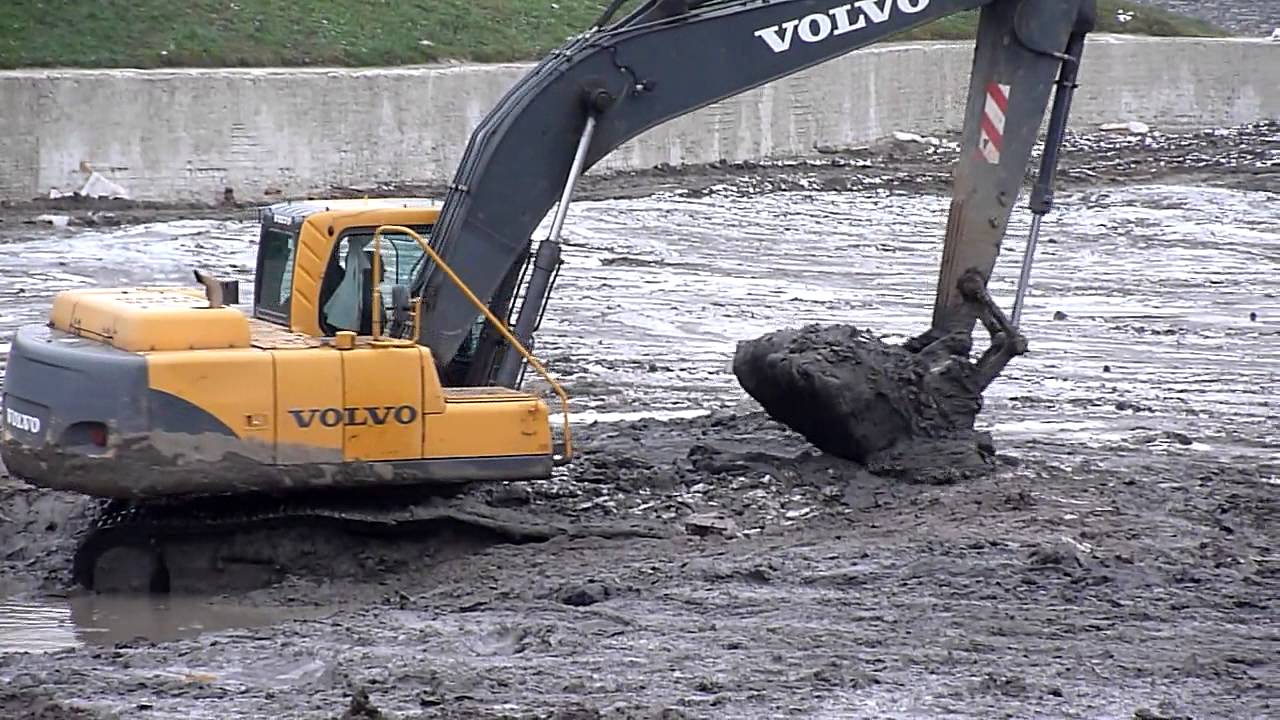 Очистка Большого Дворцового пруда. - YouTube