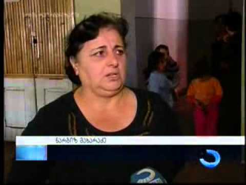 სოციალურად დაუცველი 8 ოჯახი გუშინ ბათუმის ყოფილი ინდუსტრიული კოლეჯის შენობაში შეიჭრა