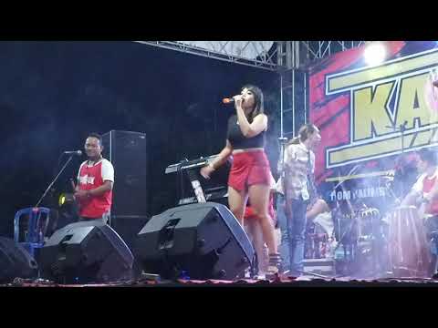 Goyang dangdut koplo hot _ Om. Kalimba _ Feta Fernanda _ Mundur Alon Alon _